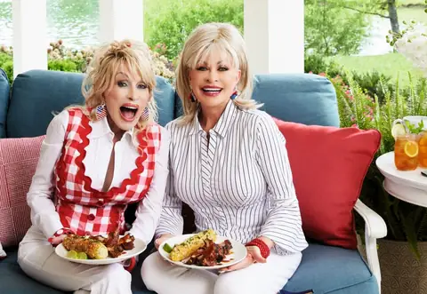 80-YO Dolly Parton Inaugurates of Her Tennessee Truck Stop Business