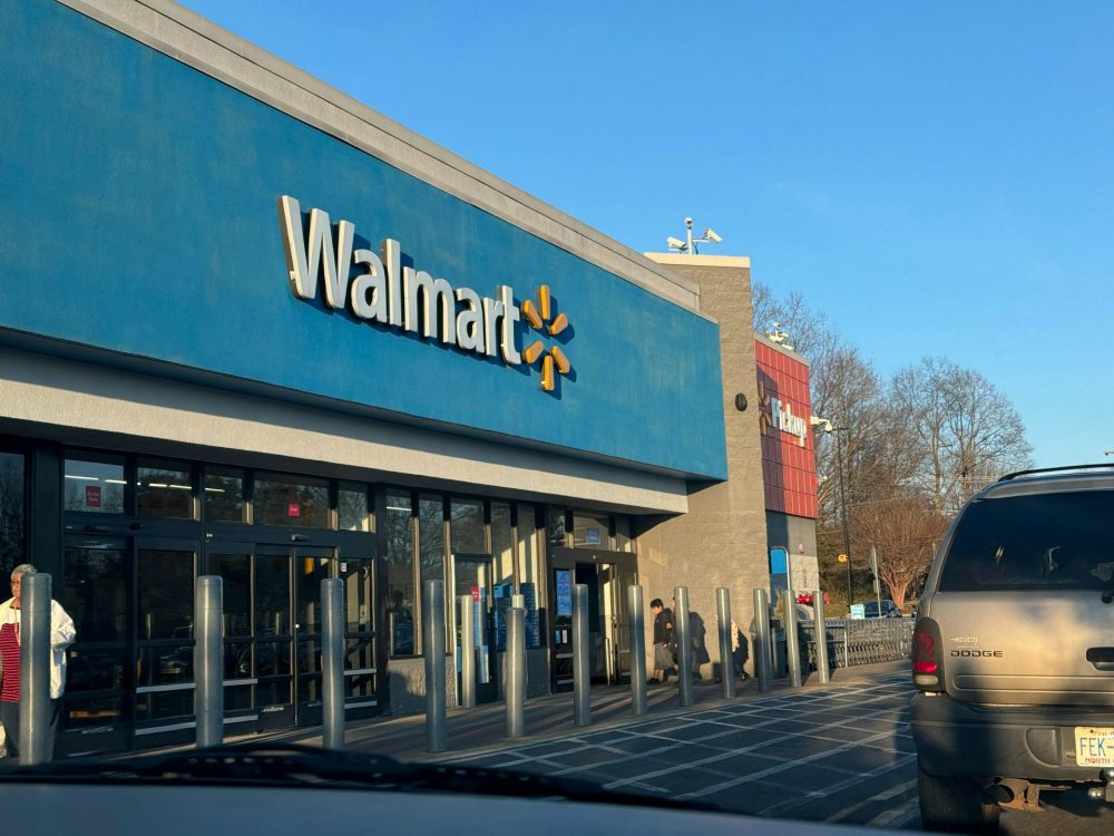 Walmart Shares Plunge 9% as Six-Year Slowdown in U.S. Sales Growth Tests Consumer Spending Power